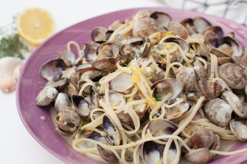 CLAMS WITH LINGUINI, WHITE WINE, LEMON, AND THYME