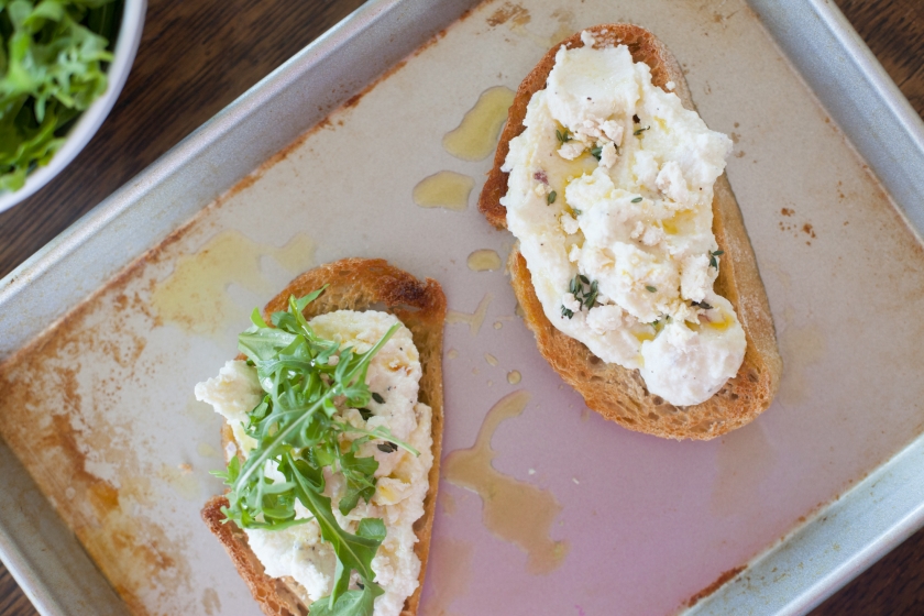 TARTINE WITH RICOTTA, THYME, LEMON ZEST, ARUGULA AND HONEY