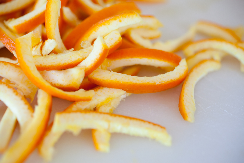 SHORTBREAD COOKIES WITH CANDIED ORANGE AND TANGERINE OIL