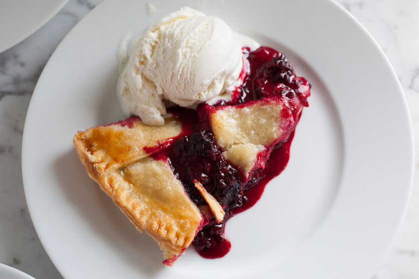 BLACKBERRY AND BLUEBERRY PIE