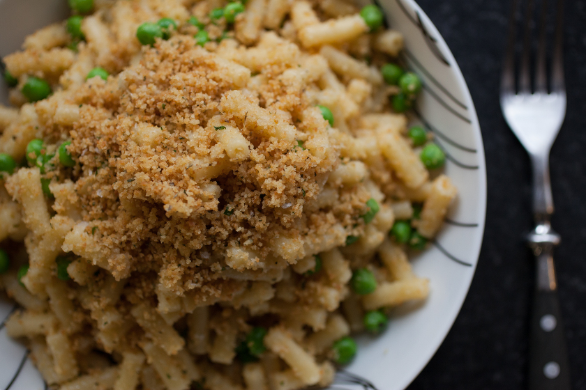PASTA WITH GARLIC AND HERB BREADCRUMBS