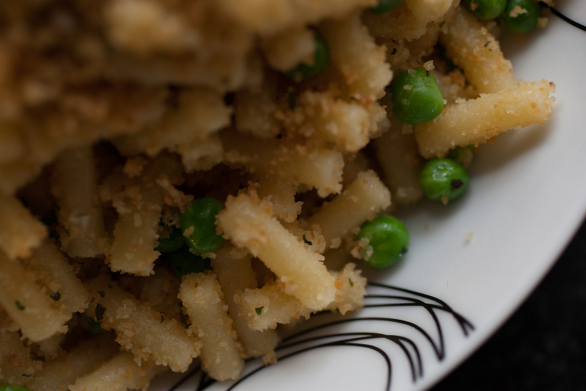 PASTA WITH GARLIC AND HERB BREADCRUMBS